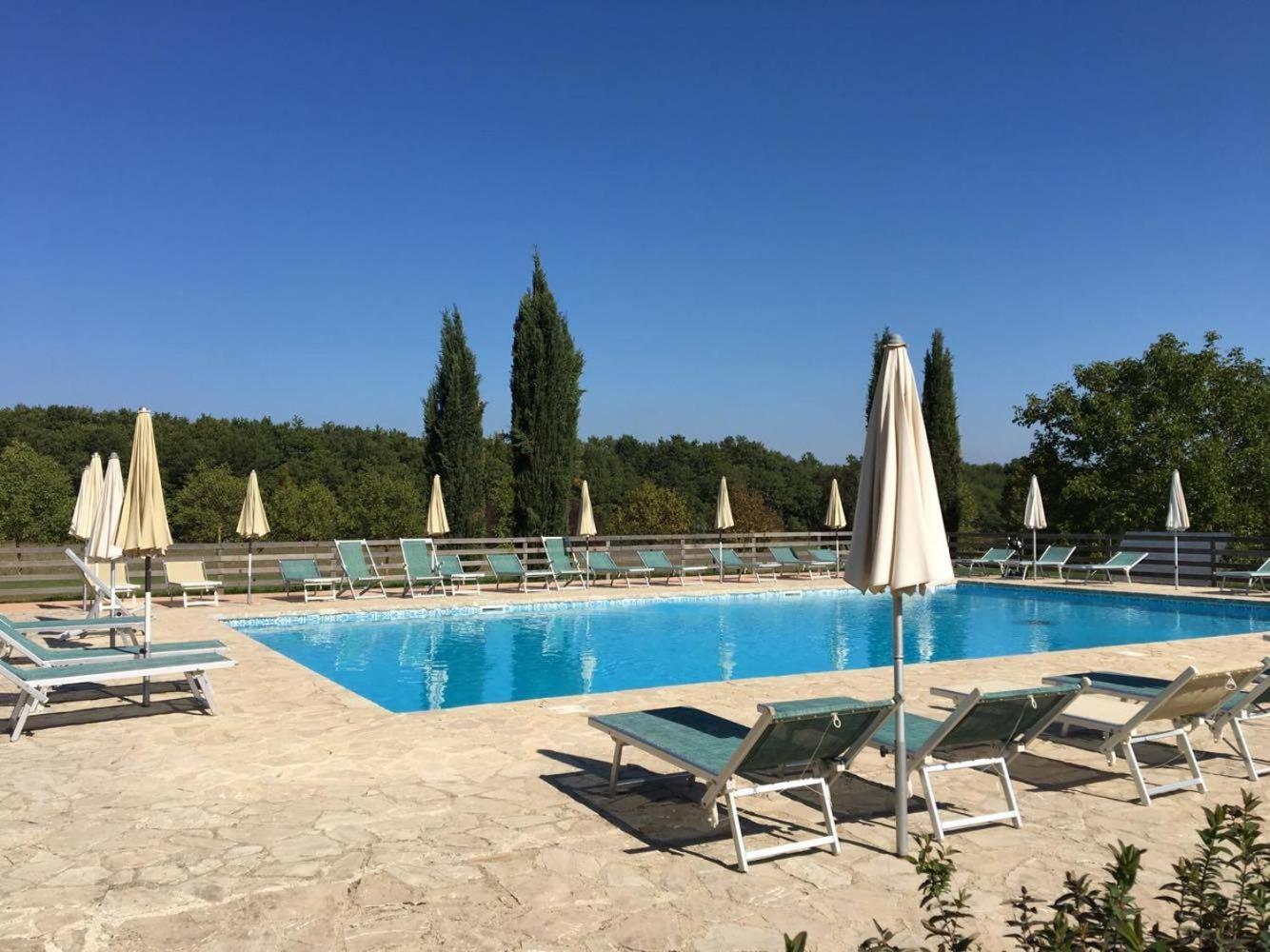 Fattoria Agriturismo Nerbona กาโซเล เดลซา ภายนอก รูปภาพ