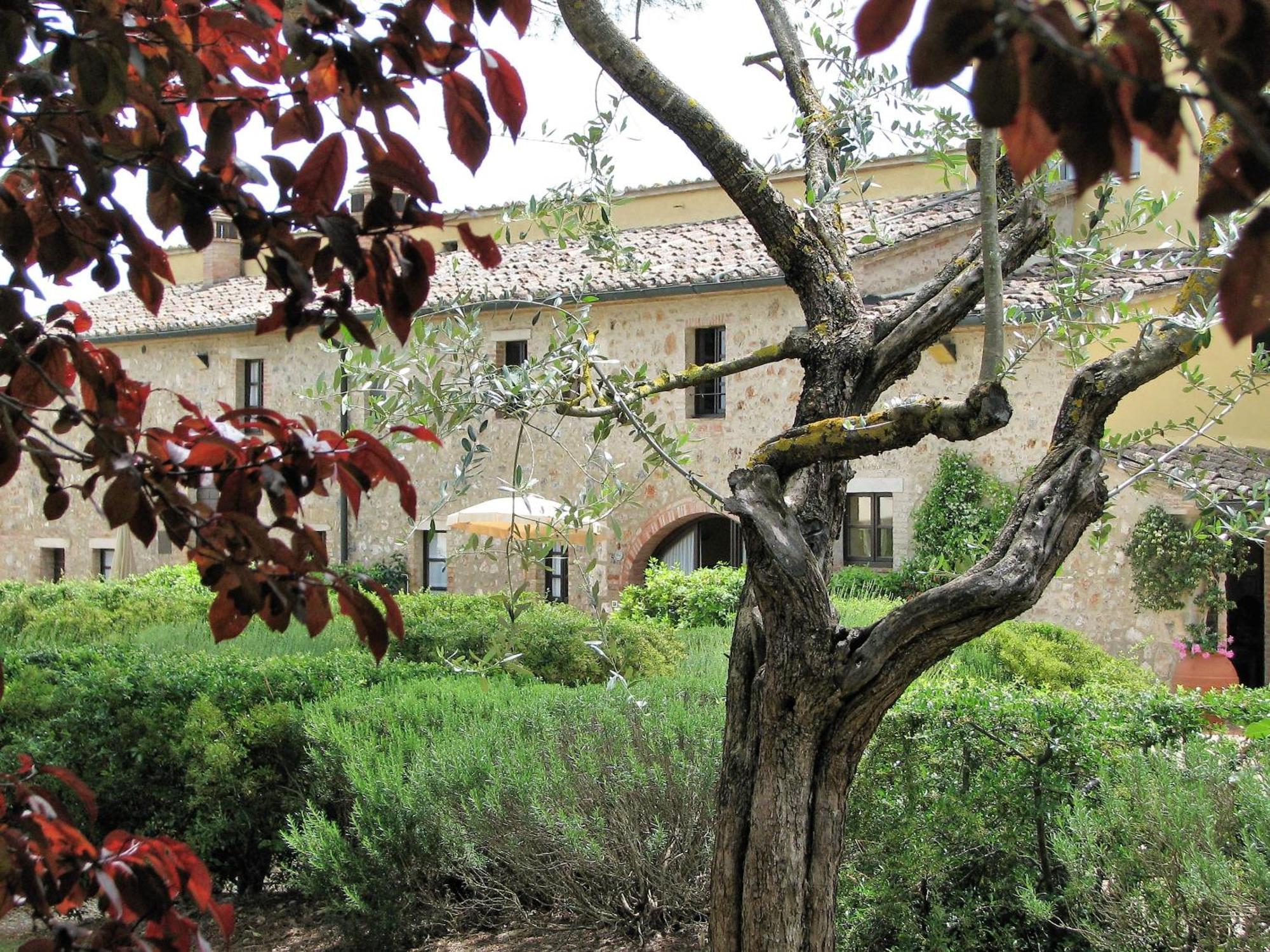 Fattoria Agriturismo Nerbona กาโซเล เดลซา ภายนอก รูปภาพ