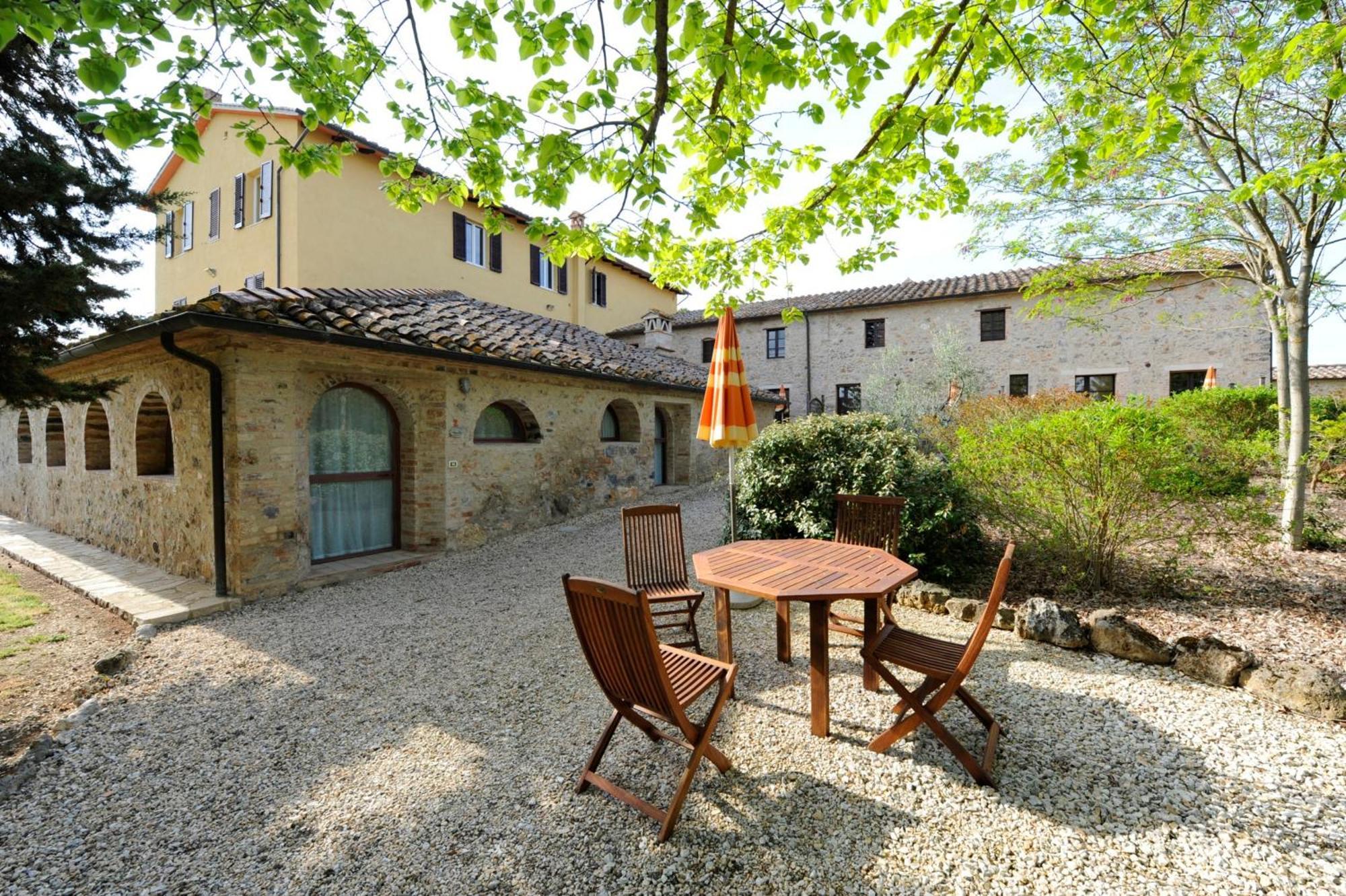 Fattoria Agriturismo Nerbona Villa กาโซเล เดลซา ภายนอก รูปภาพ